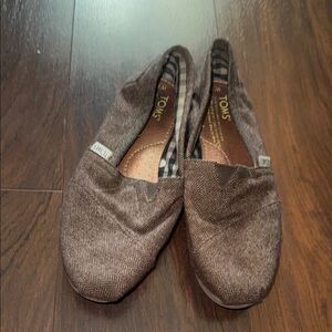 Toms Brown Flats Cozy Slip-On Loafers